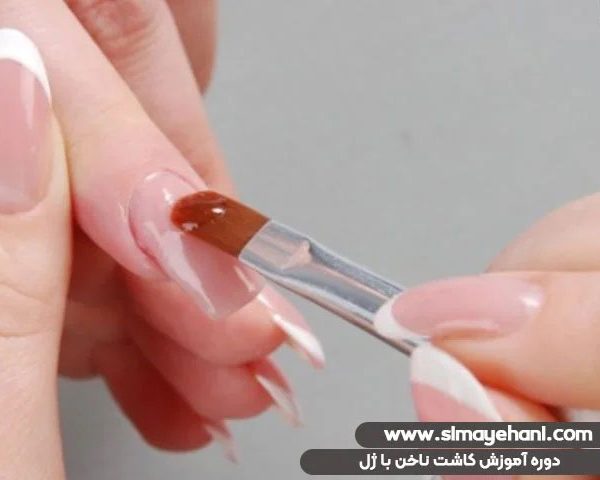 دوره آموزش کاشت ناخن با ژل