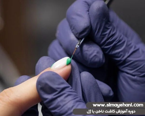 دوره آموزش کاشت ناخن با ژل